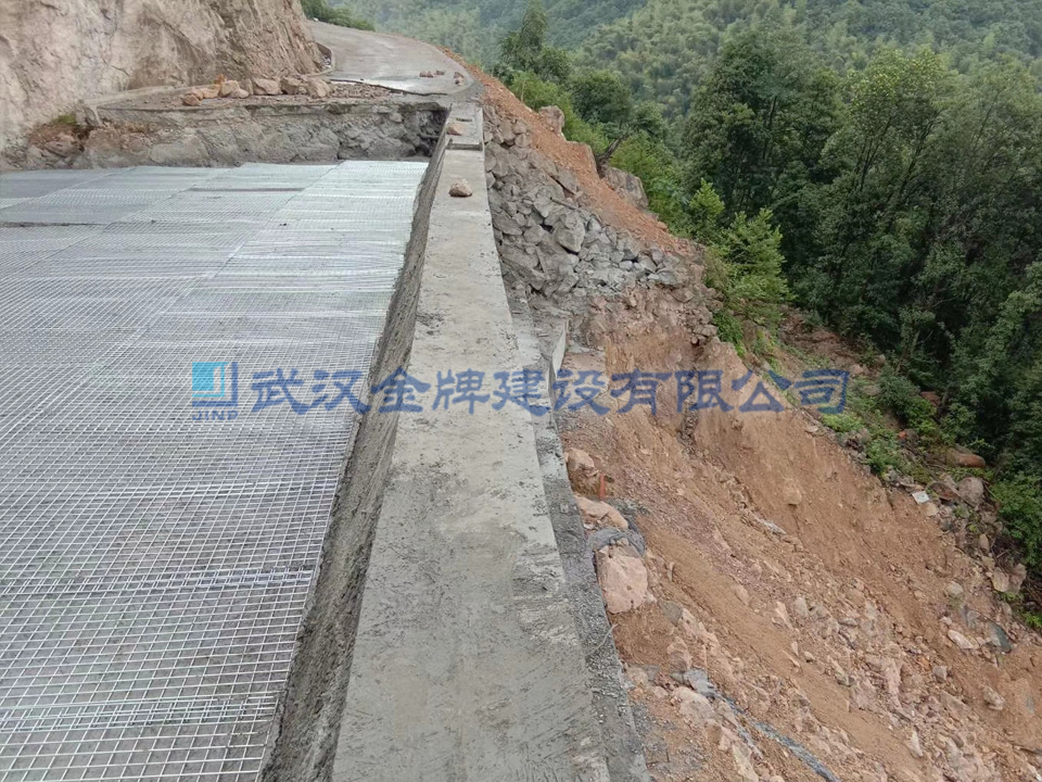 泡沫轻质土滑坡地段填筑 泡沫轻质土滑坡地段填筑